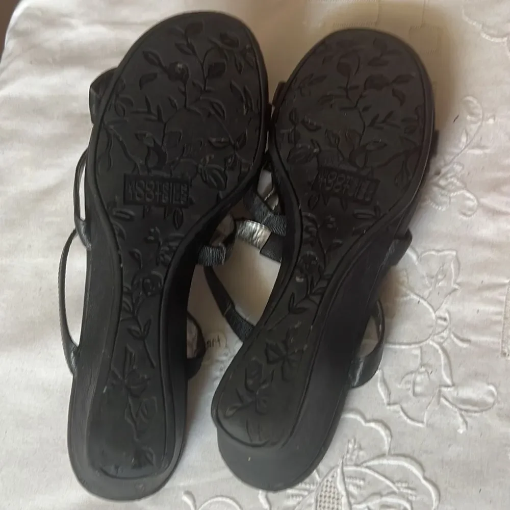 Mootsies Tootsies Black Jeweled Sandals | Size 9